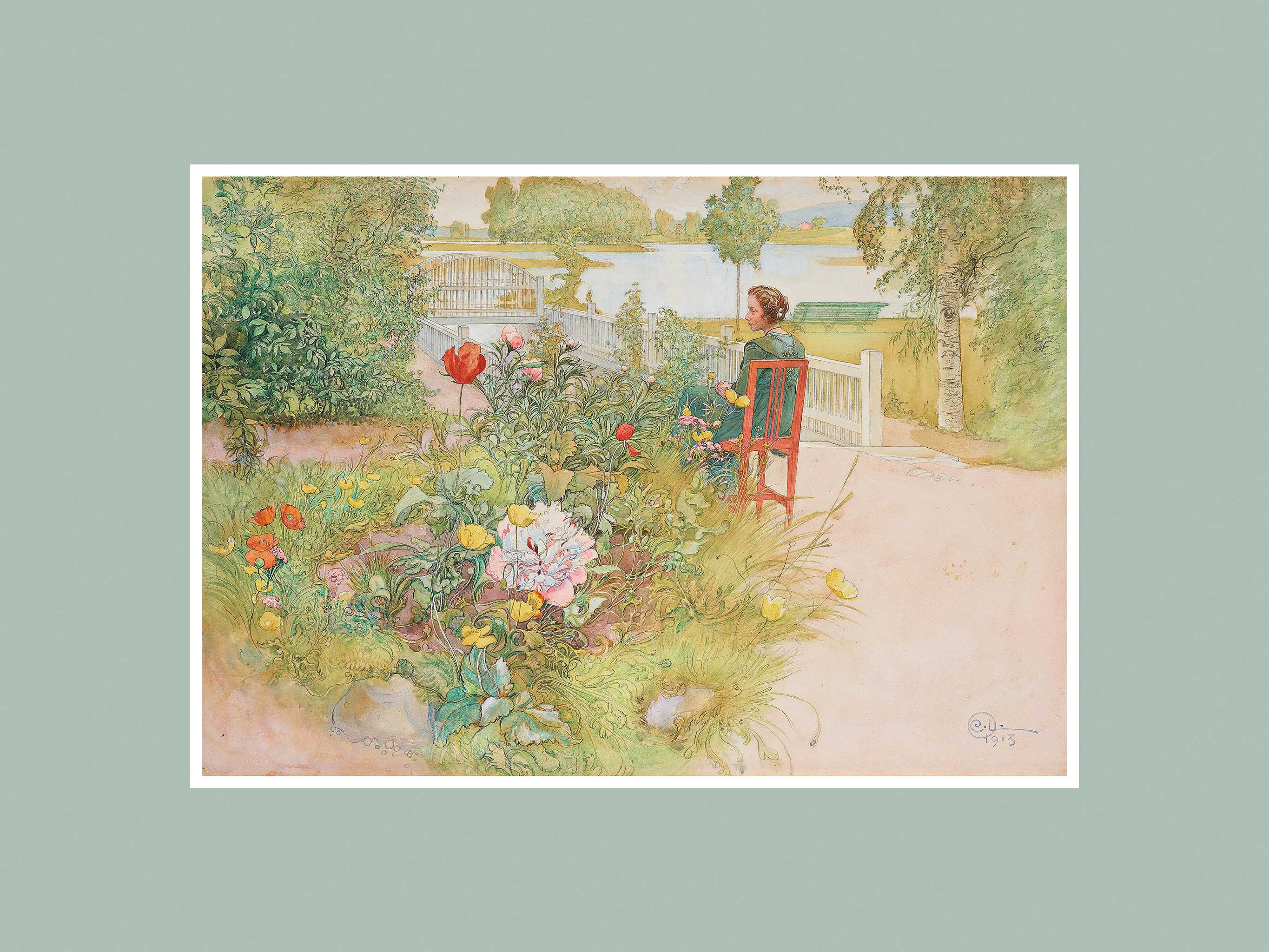 Eine heitere Gartenszene von Carl Larsson zeigt eine Frau, die auf einem roten Stuhl sitzt und auf einen üppigen Garten bunter Blumen und Grünpflanzen blickt. Im Hintergrund sind ein Fluss und Bäume zu sehen, die zu der ruhigen Umgebung beitragen. Der Titel des Bildes ist Sommer in Sundborn Mädchen im Garten.
A serene garden scene by Carl Larsson shows a woman sitting on a red chair and looking out over a lush garden of colorful flowers and green plants. A river and trees can be seen in the background, addi